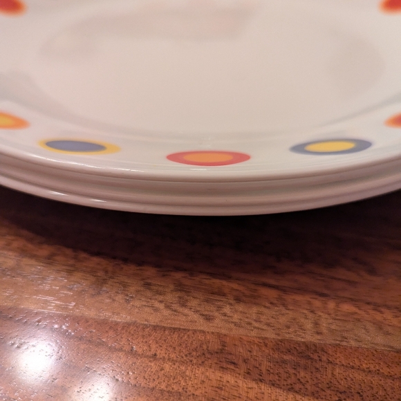 Corelle dinner plates set/4 big dots - Picture 3 of 7